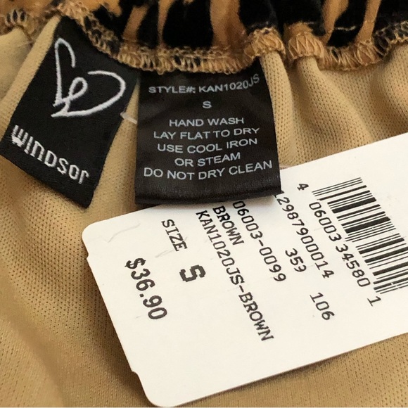 Windsor Animal Print Sexy Off the Shoulder Top New - Picture 7 of 8